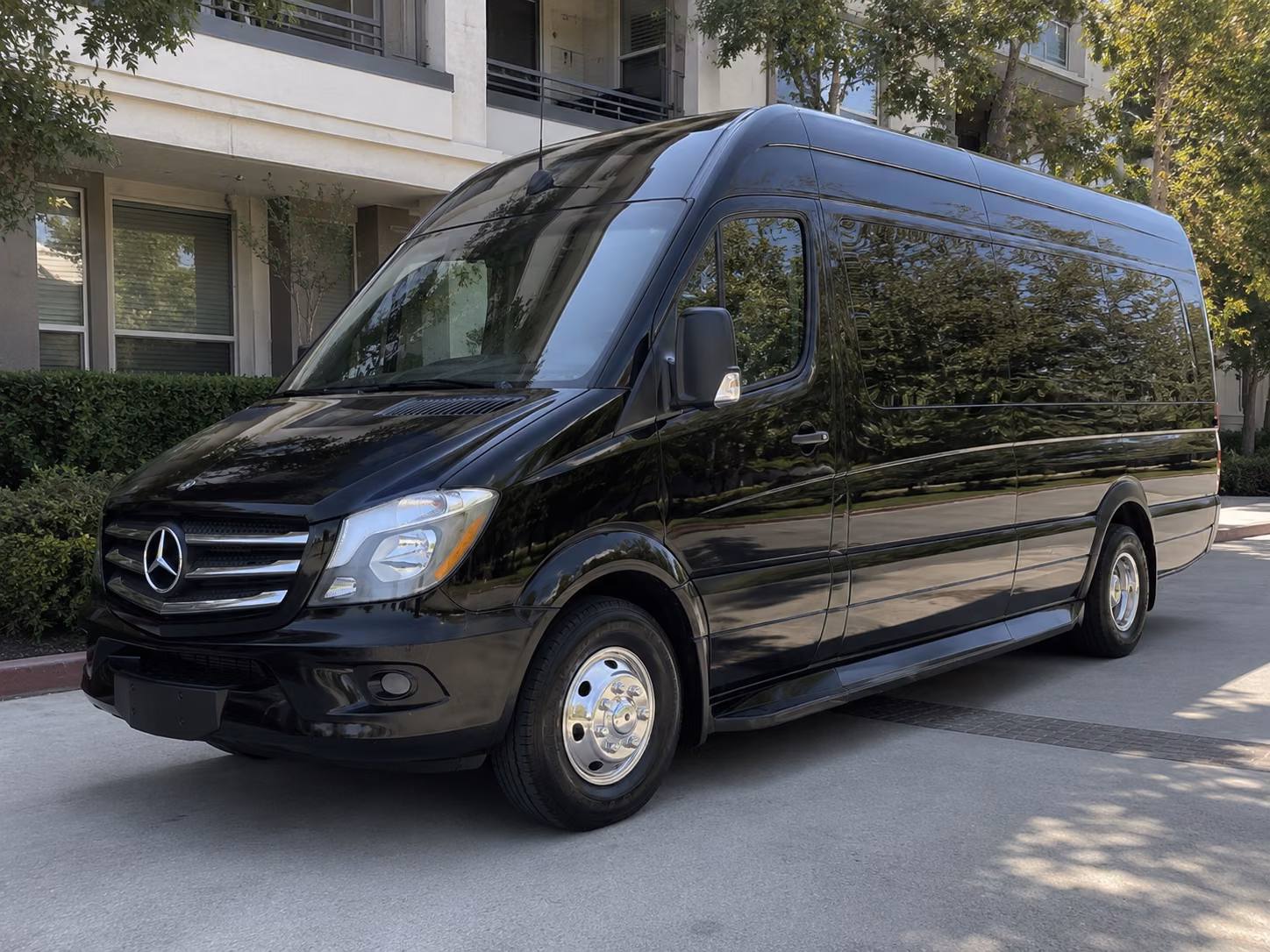 find the perfect transportation for your next airport transfer 1