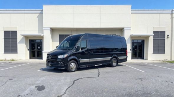 waterbury 15 passenger sprinter van